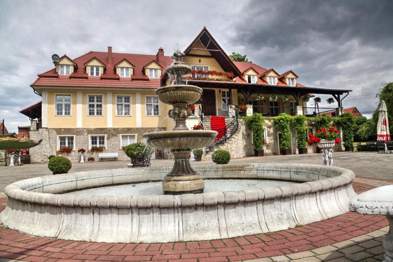 Zespol Palacowo-Parkowy Badzow Polkowice Exterior photo