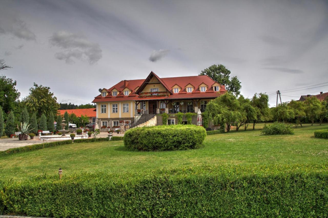 Zespol Palacowo-Parkowy Badzow Polkowice Exterior photo