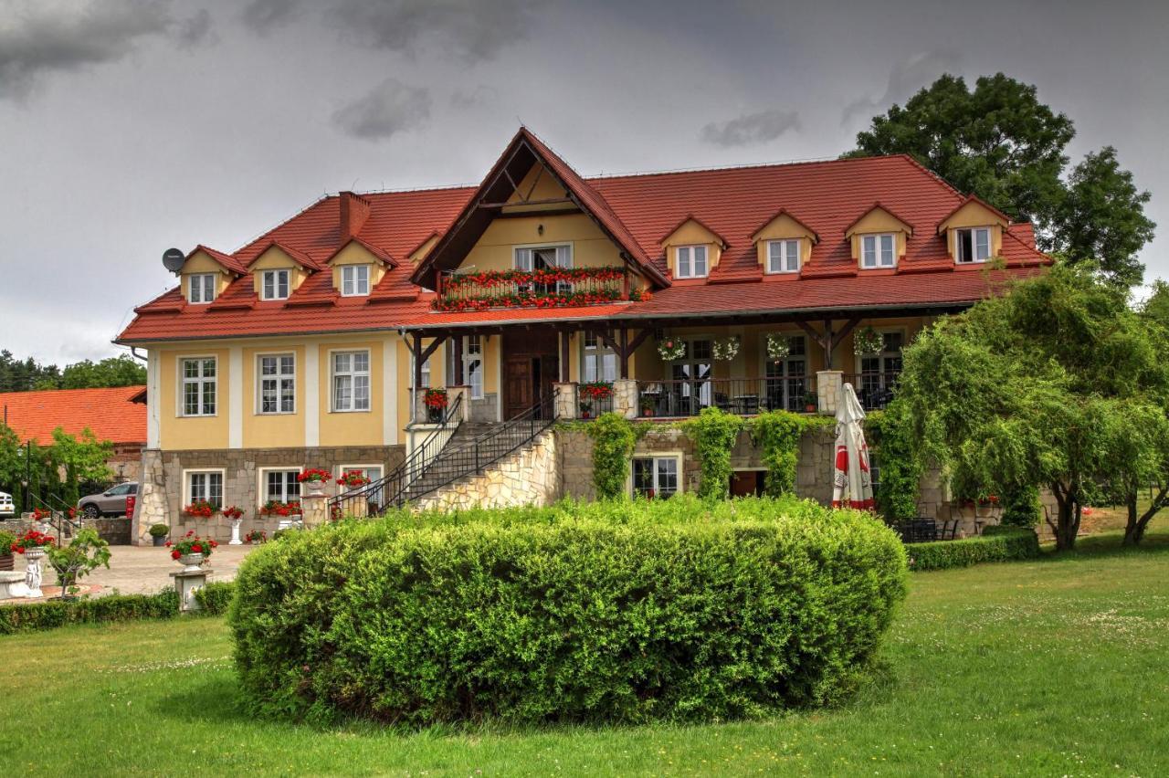 Zespol Palacowo-Parkowy Badzow Polkowice Exterior photo