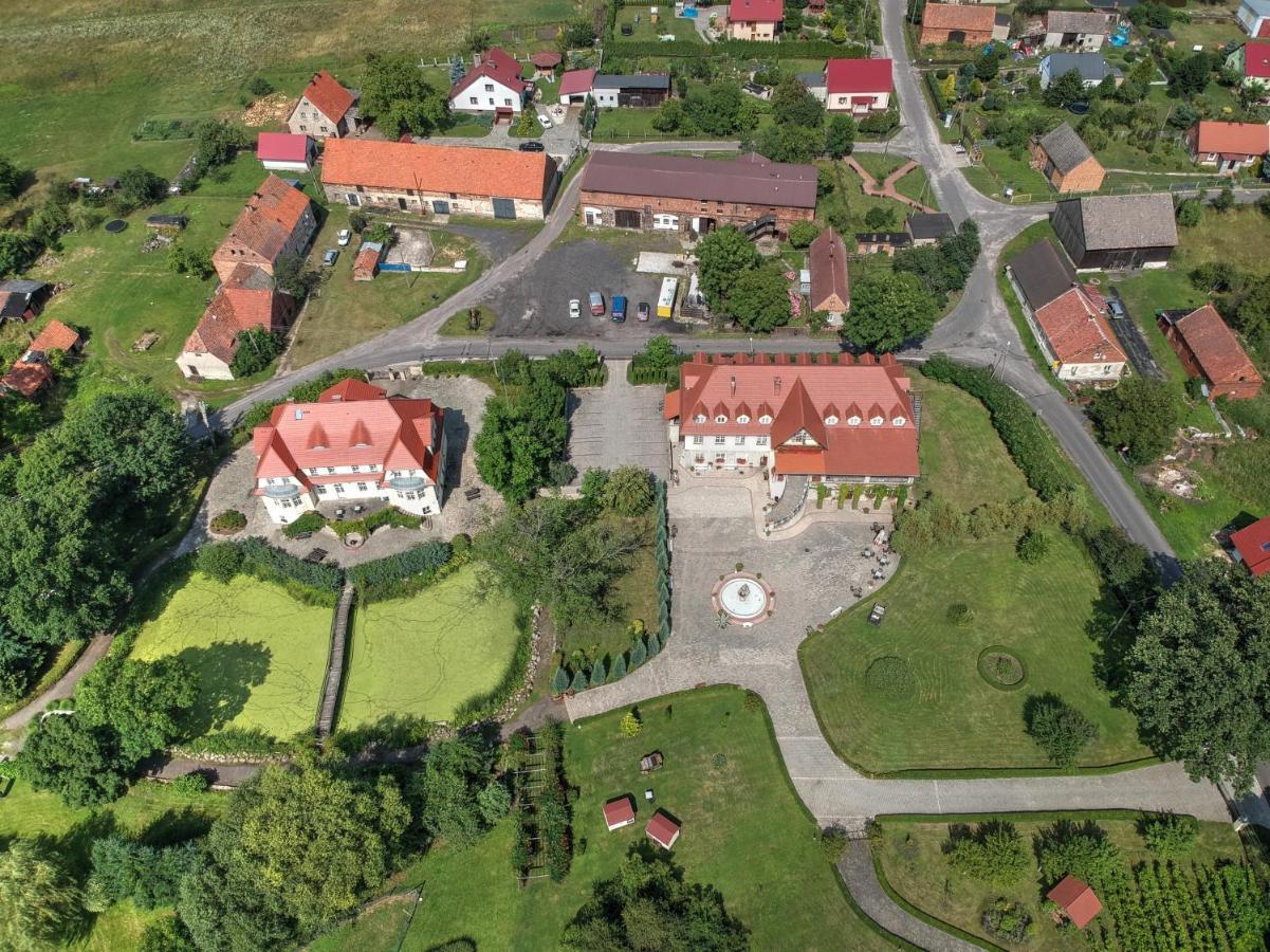 Zespol Palacowo-Parkowy Badzow Polkowice Exterior photo