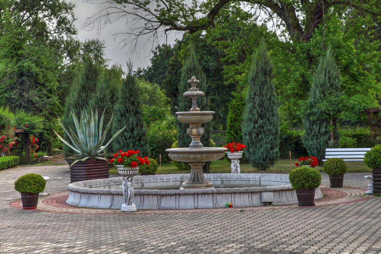 Zespol Palacowo-Parkowy Badzow Polkowice Exterior photo