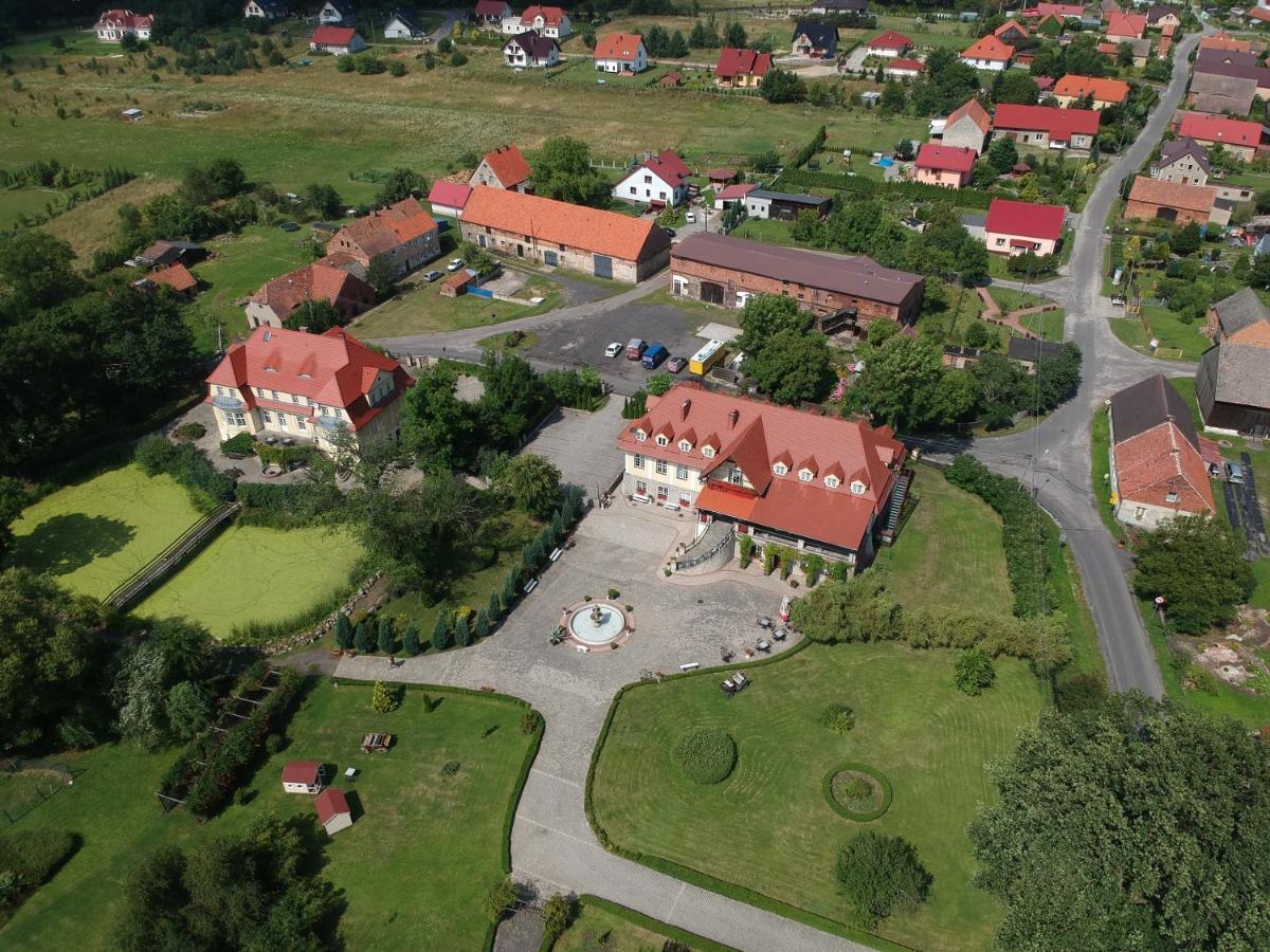 Zespol Palacowo-Parkowy Badzow Polkowice Exterior photo